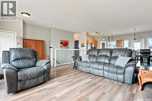 618 Deer Court, Warman, SK - Indoor Photo Showing Living Room
