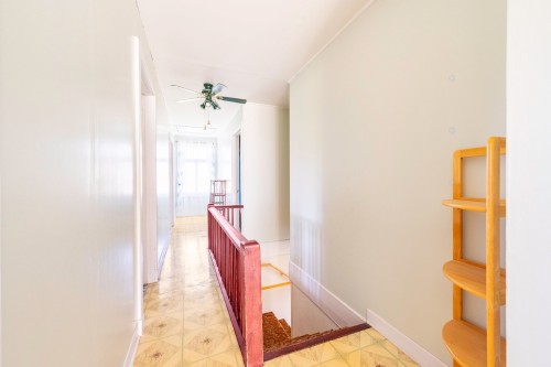 Escalier - 241 Ch. Des Belles-Amours, L'Islet, QC - Indoor Photo Showing Other Room