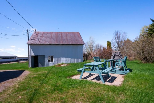 Garage - 241 Ch. Des Belles-Amours, L'Islet, QC - Outdoor