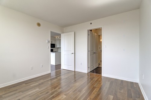 Master Bedroom - 2009-650 Rue Jean-D'Estrées, Montréal (Ville-Marie), QC - Indoor Photo Showing Other Room