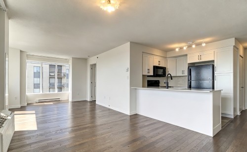 Dining Room - 2009-650 Rue Jean-D'Estrées, Montréal (Ville-Marie), QC - Indoor Photo Showing Kitchen