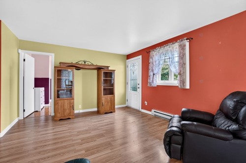 Salon - 14 Rue Henri, Saint-Esprit, QC - Indoor Photo Showing Other Room