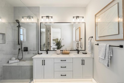 830 Blackbird Pl, Langford, BC - Indoor Photo Showing Bathroom