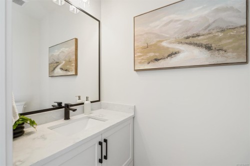 830 Blackbird Pl, Langford, BC - Indoor Photo Showing Bathroom