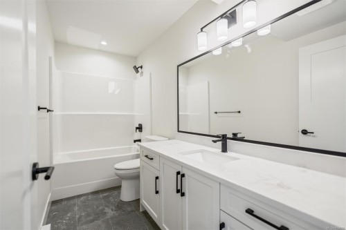 830 Blackbird Pl, Langford, BC - Indoor Photo Showing Bathroom