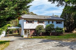 3330 Ravenwood Rd Colwood, BC V9C 2X4
