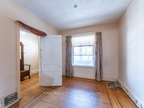 35 Sherman Avenue N, Hamilton, ON - Indoor Photo Showing Other Room