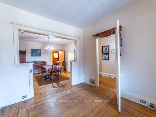 35 Sherman Avenue N, Hamilton, ON - Indoor