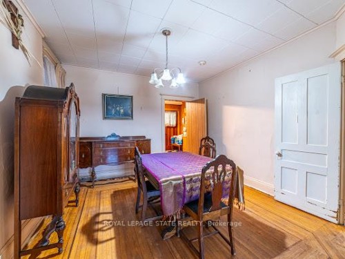 35 Sherman Avenue N, Hamilton, ON - Indoor Photo Showing Dining Room