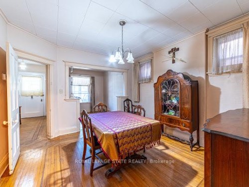 35 Sherman Avenue N, Hamilton, ON - Indoor Photo Showing Dining Room