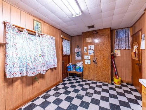 35 Sherman Avenue N, Hamilton, ON - Indoor Photo Showing Other Room