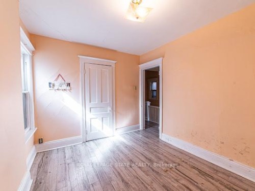 35 Sherman Avenue N, Hamilton, ON - Indoor Photo Showing Other Room