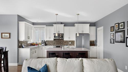 2425 Tallus Heights Drive, West Kelowna, BC - Indoor Photo Showing Kitchen With Upgraded Kitchen