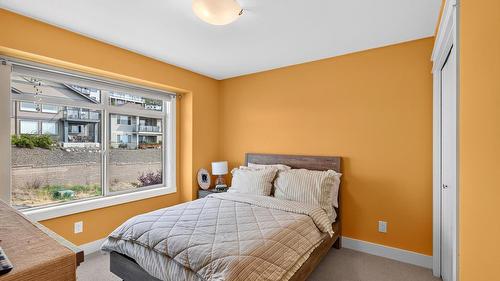 2425 Tallus Heights Drive, West Kelowna, BC - Indoor Photo Showing Bedroom