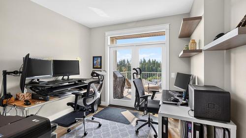2425 Tallus Heights Drive, West Kelowna, BC - Indoor Photo Showing Office
