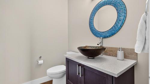 2425 Tallus Heights Drive, West Kelowna, BC - Indoor Photo Showing Bathroom