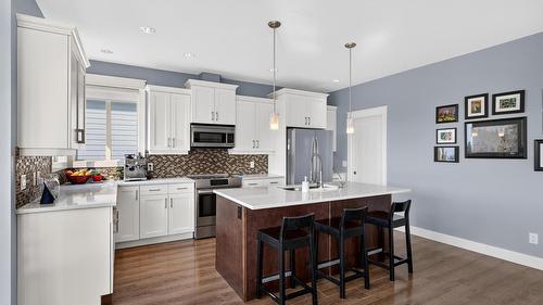 2425 Tallus Heights Drive, West Kelowna, BC - Indoor Photo Showing Kitchen With Upgraded Kitchen