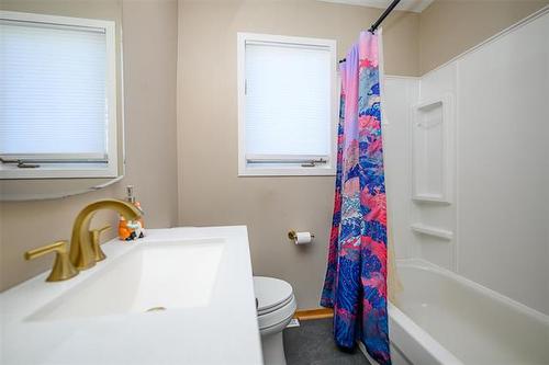 352 Belmont Ave, Winnipeg, MB - Indoor Photo Showing Bathroom