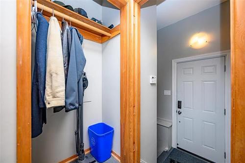 352 Belmont Ave, Winnipeg, MB - Indoor
