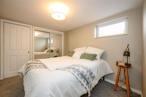 352 Belmont Ave, Winnipeg, MB - Indoor Photo Showing Bedroom