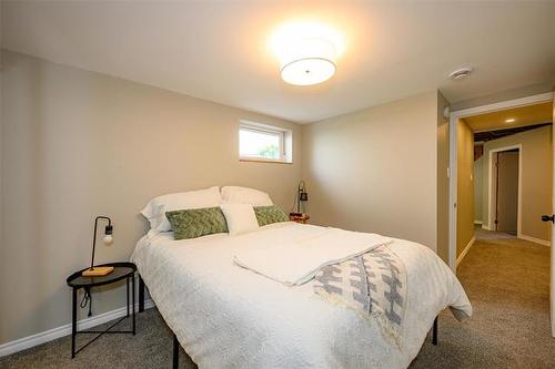 352 Belmont Ave, Winnipeg, MB - Indoor Photo Showing Bedroom