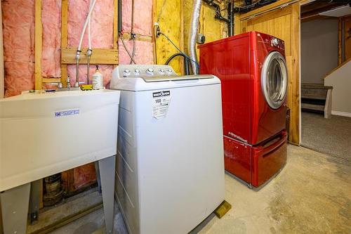 352 Belmont Ave, Winnipeg, MB - Indoor Photo Showing Laundry Room