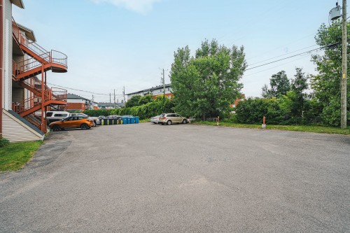 Stationnement - 1-1000 Rue Melançon, Saint-Jérôme, QC - Outdoor