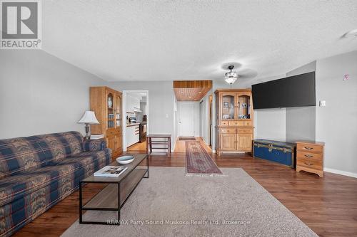 Digitally edited to remove clutter - 3E - 20 Ryder Drive, Mcdougall, ON - Indoor Photo Showing Living Room