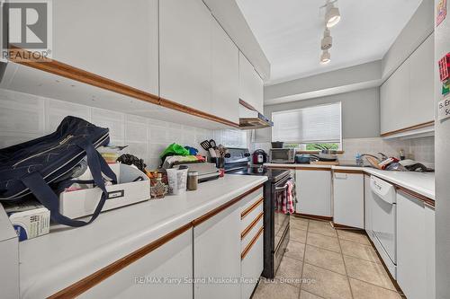 3E - 20 Ryder Drive, Mcdougall, ON - Indoor Photo Showing Kitchen