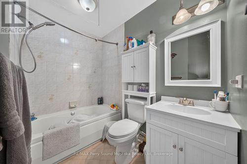 3E - 20 Ryder Drive, Mcdougall, ON - Indoor Photo Showing Bathroom