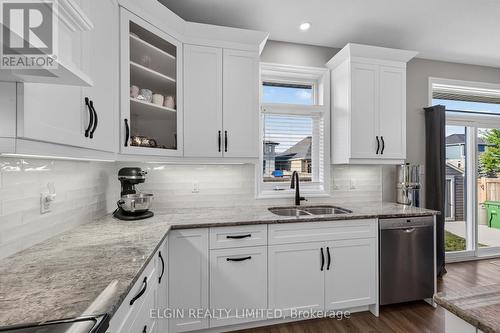14 Muirfield Drive, St. Thomas, ON - Indoor Photo Showing Kitchen With Double Sink With Upgraded Kitchen
