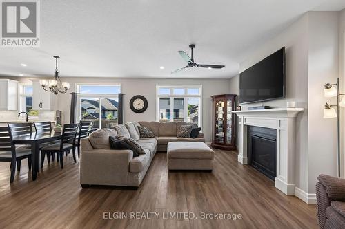 14 Muirfield Drive, St. Thomas, ON - Indoor Photo Showing Living Room With Fireplace