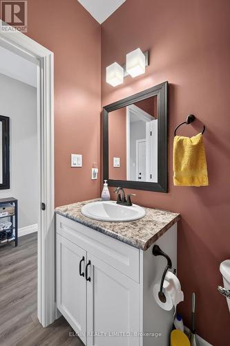 14 Muirfield Drive, St. Thomas, ON - Indoor Photo Showing Bathroom