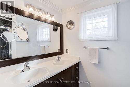 34 Highgate Drive, Markham, ON - Indoor Photo Showing Bathroom