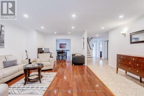 34 Highgate Drive, Markham, ON - Indoor Photo Showing Living Room