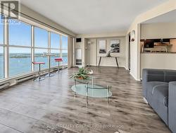 3902 - 99 HARBOUR SQUARE  Toronto, ON M5J 2H2