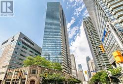 502 - 832 BAY STREET  Toronto, ON M5S 1Z6