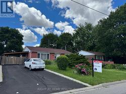 4 LESLIE STREET  Brampton, ON L6X 2J4