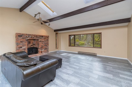 2298 Munn Rd, Highlands, BC 