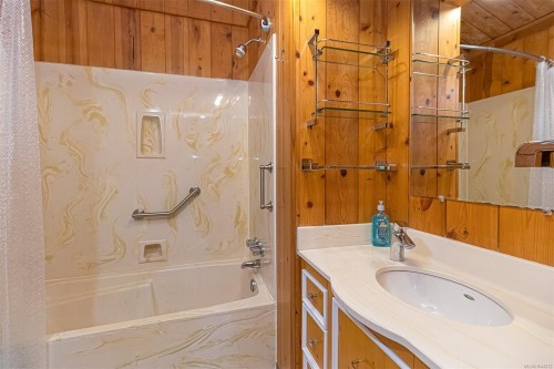 2298 Munn Rd, Highlands, BC 