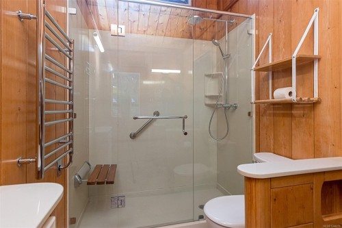 2298 Munn Rd, Highlands, BC 