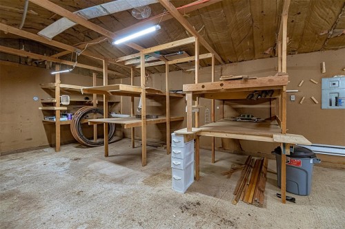 2298 Munn Rd, Highlands, BC 