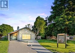 23 PENETANG CRESCENT Toronto, ON M1K 4Y4
