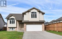 UPPER - 7733 OLDFIELD ROAD Niagara Falls, ON L2G 0H6