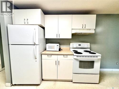 4 3625 Chaben Place, Saskatoon, SK - Indoor Photo Showing Kitchen