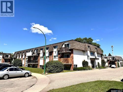 4 3625 Chaben Place, Saskatoon, SK - Outdoor With Facade