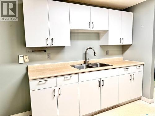 4 3625 Chaben Place, Saskatoon, SK - Indoor Photo Showing Kitchen With Double Sink