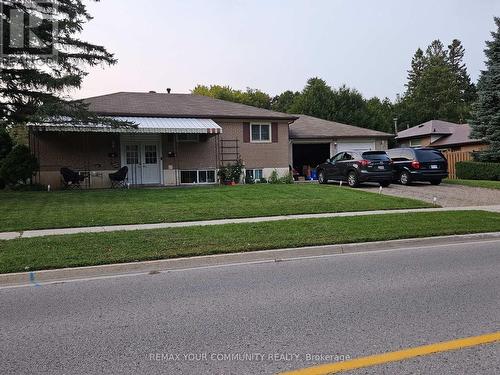 1 FOREHT CRESCENT  Aurora, ON L4G 3E7