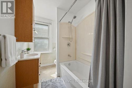 Bathroom 1- virtually staged - 7 Maple Street, St. Thomas, ON - Indoor Photo Showing Bathroom