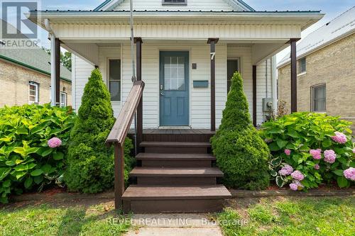 7 Maple Street, St. Thomas, ON - Outdoor With Deck Patio Veranda